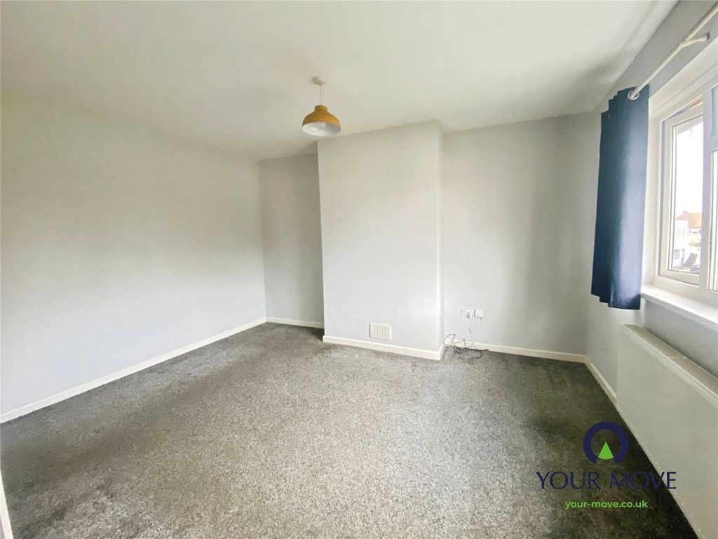 Property photo 3 of 8 Lounge