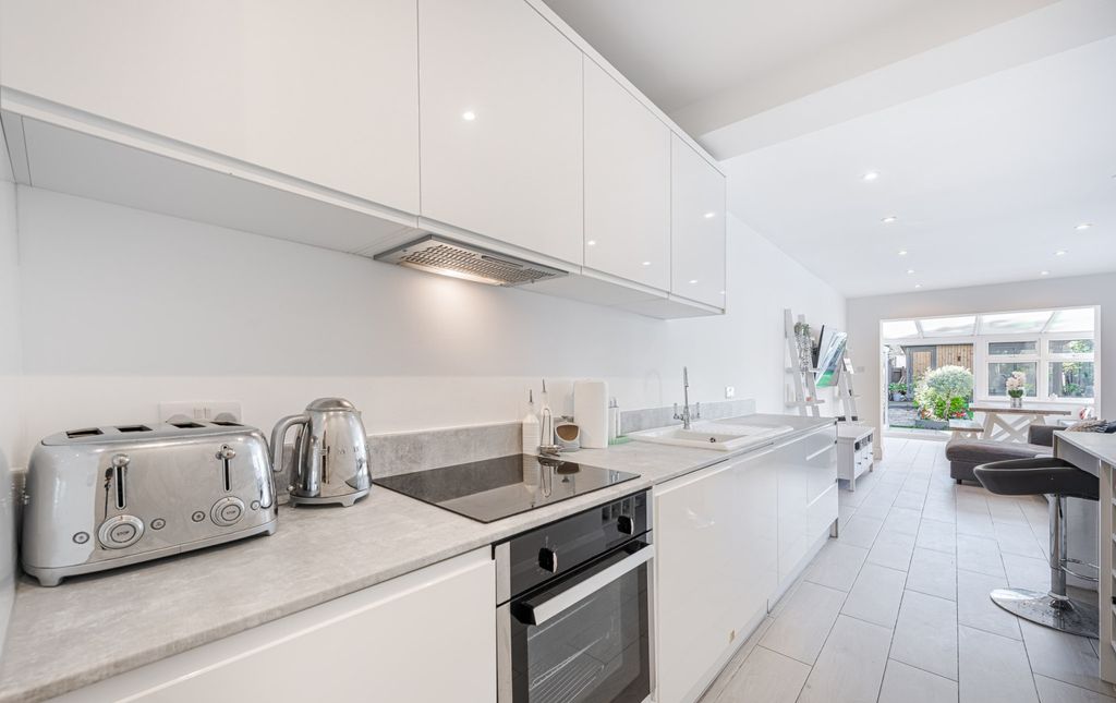 Property photo 3 of 16