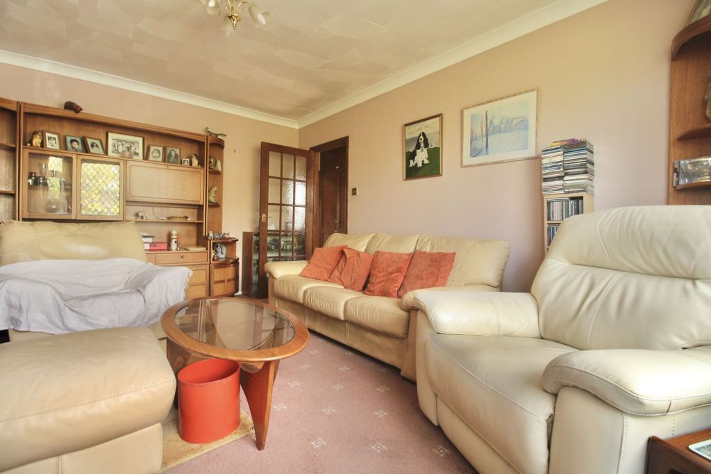 Property photo 3 of 20