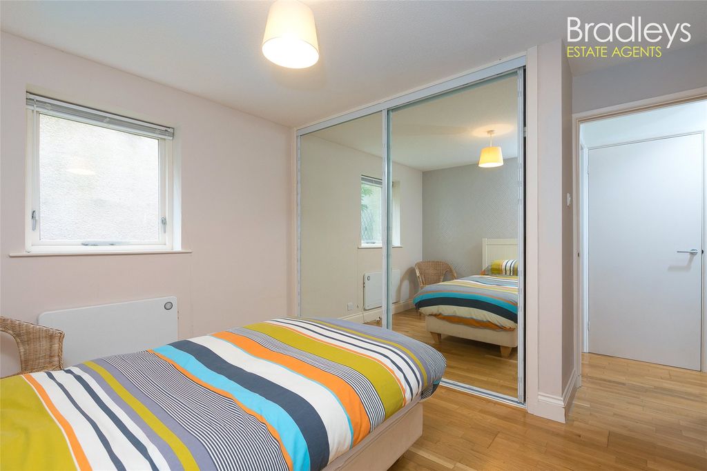 Additional image 4 of 1 bed flat for saleHarbour Court, Abbey Slip, Penzance, Cornwall TR18