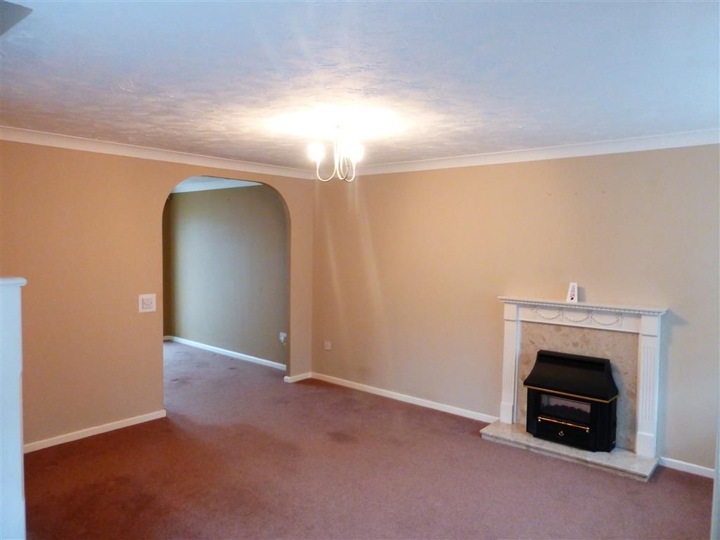 Property photo 3 of 10 Living Room
