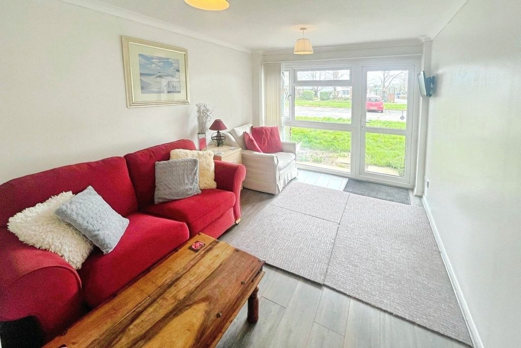 Property photo 2 of 8 Pbox-Img.Jpg