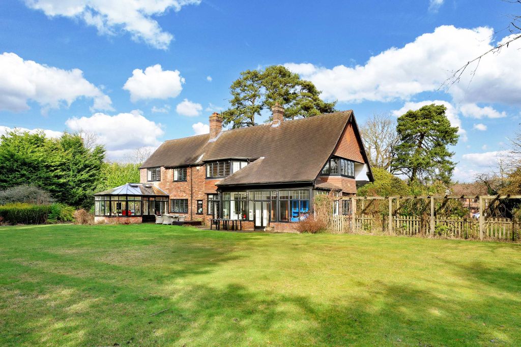 Property photo 2 of 9