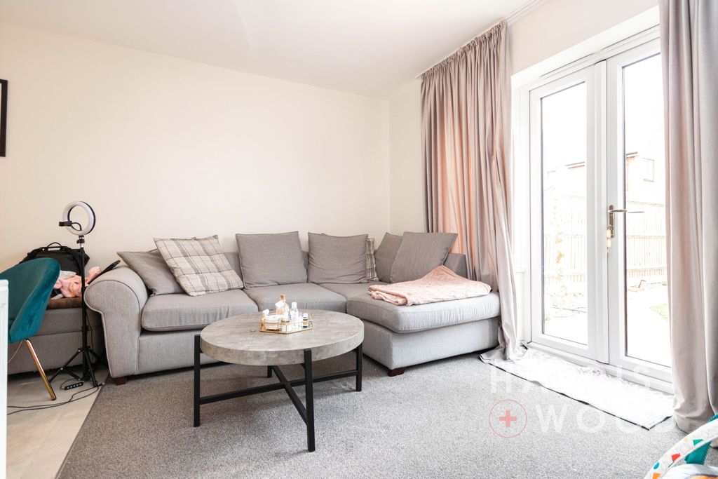 Property photo 2 of 13 4046241