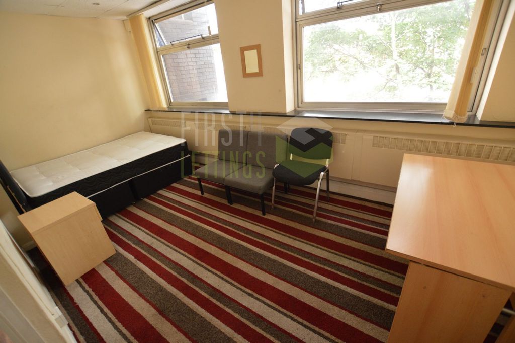 Property photo 3 of 9 Bedroom