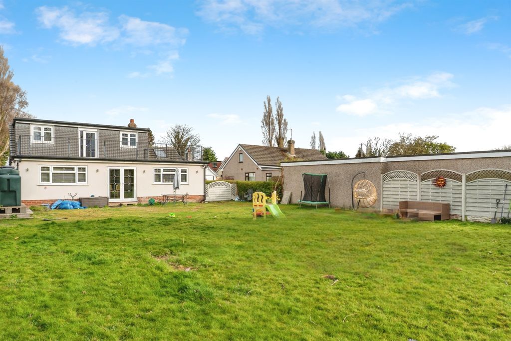 Property photo 2 of 19