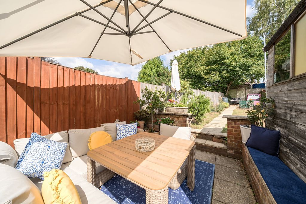 Property photo 2 of 14 1331048-6-688356c...