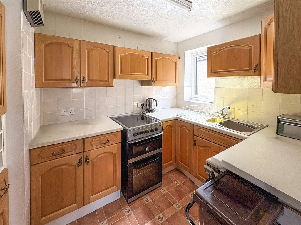 Property photo 3 of 8 Picture No. 06