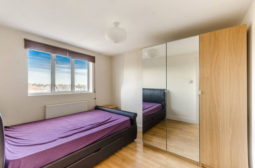Property photo 1 of 6