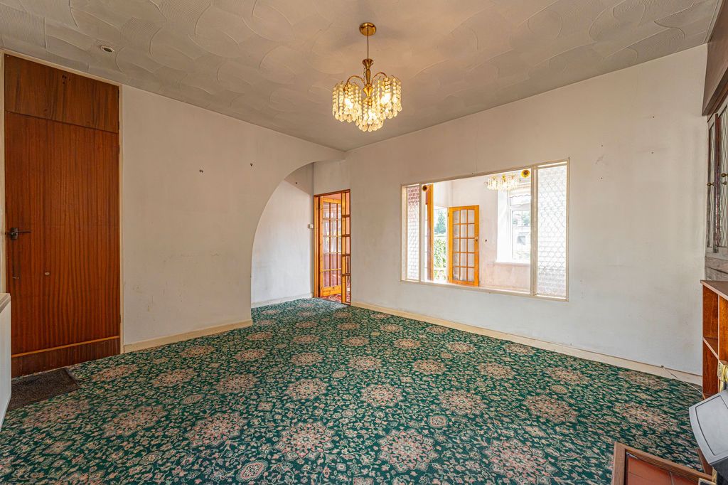 Property photo 3 of 37