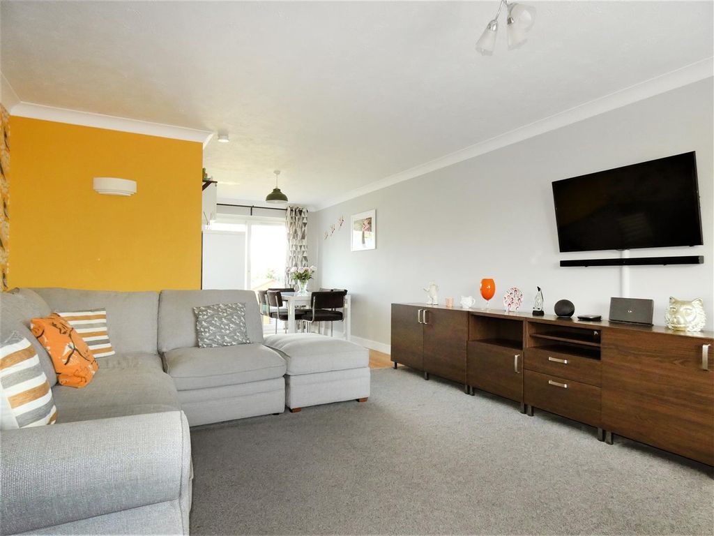 Property photo 3 of 15 Lounge/Dining Room