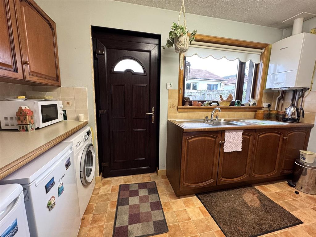 Property photo 3 of 12 Kitchen 2.Jpg