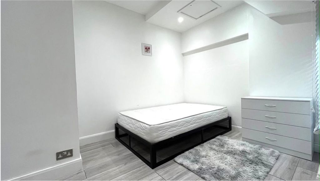 Property photo 1 of 3