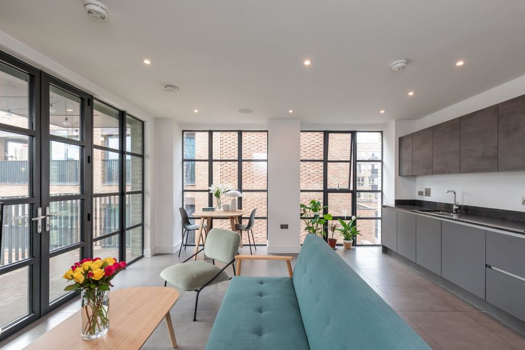 Property photo 1 of 18 Open Plan Living