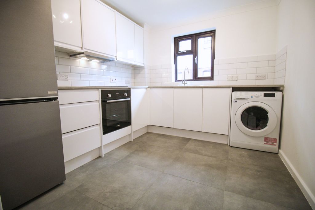 Property photo 3 of 5 9645B57c-27Bf-4F1B-B6Dd-Fb08d8A1E560
