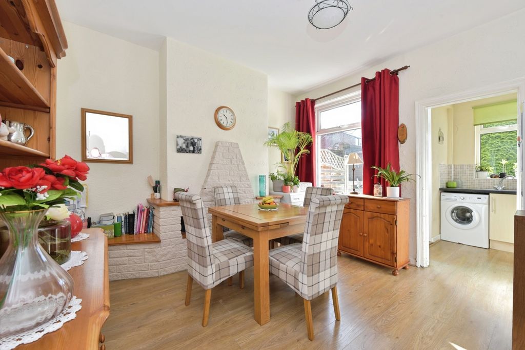 Property photo 3 of 17 Photo