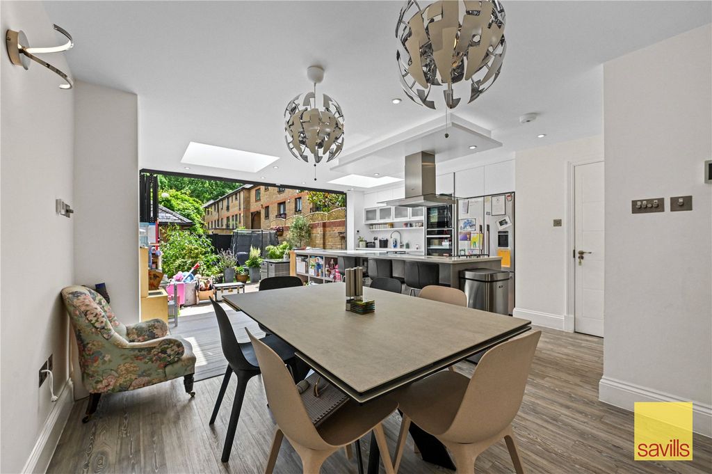 Property photo 2 of 26 Kitchen/Dining
