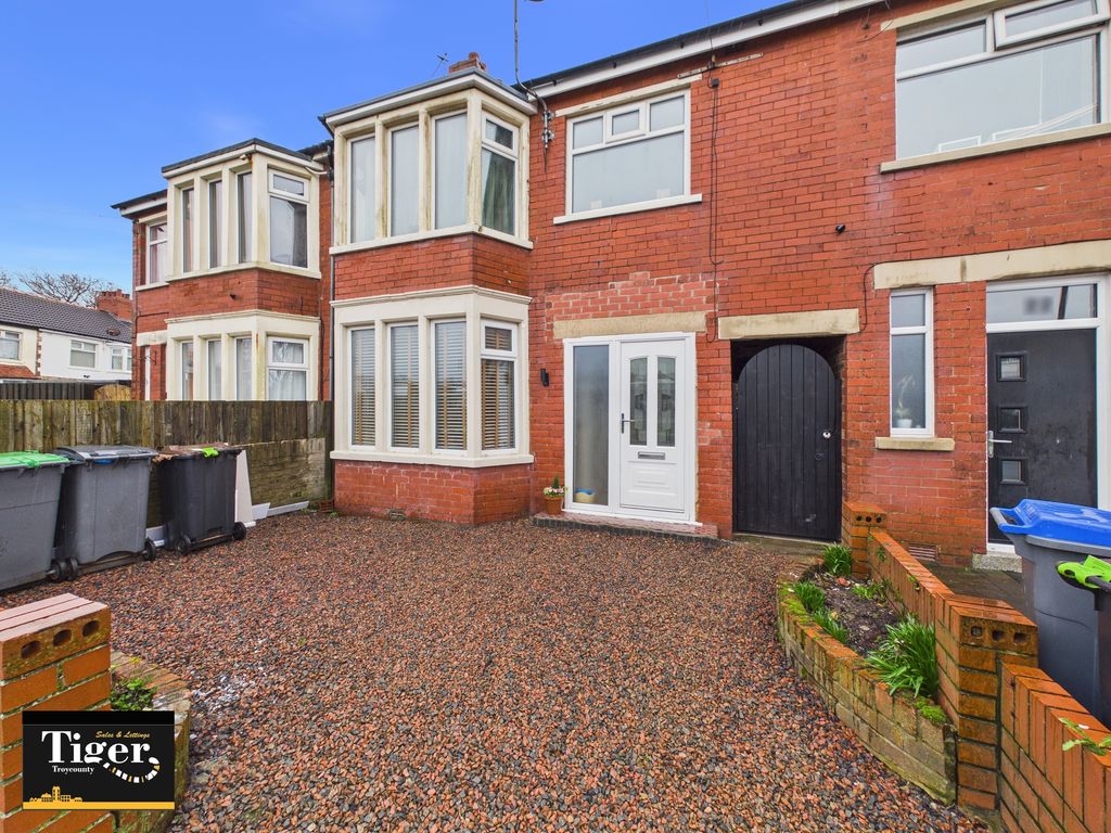 Property photo 2 of 29 Cam03440G0-Pr0548-Still048