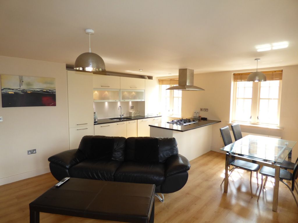 Property photo 2 of 12