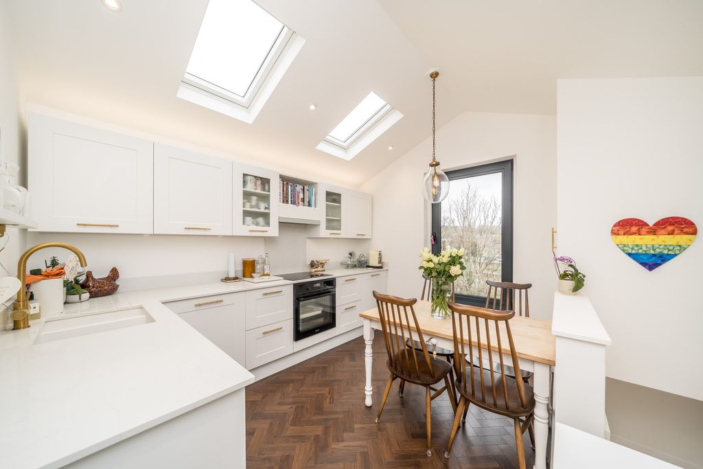 Property photo 3 of 8 Picture No. 06