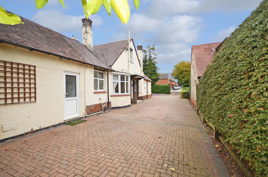 Property photo 2 of 28