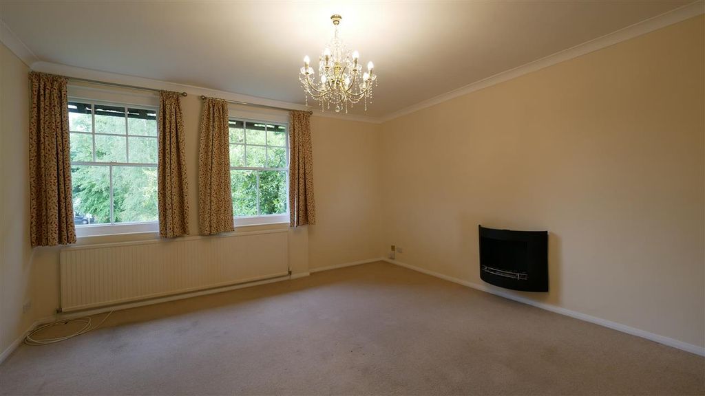 Property photo 2 of 6 Lounge