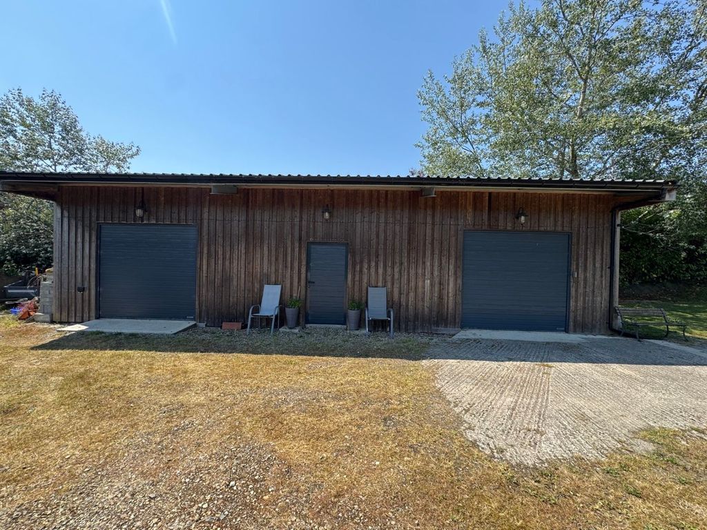 Property photo 3 of 66