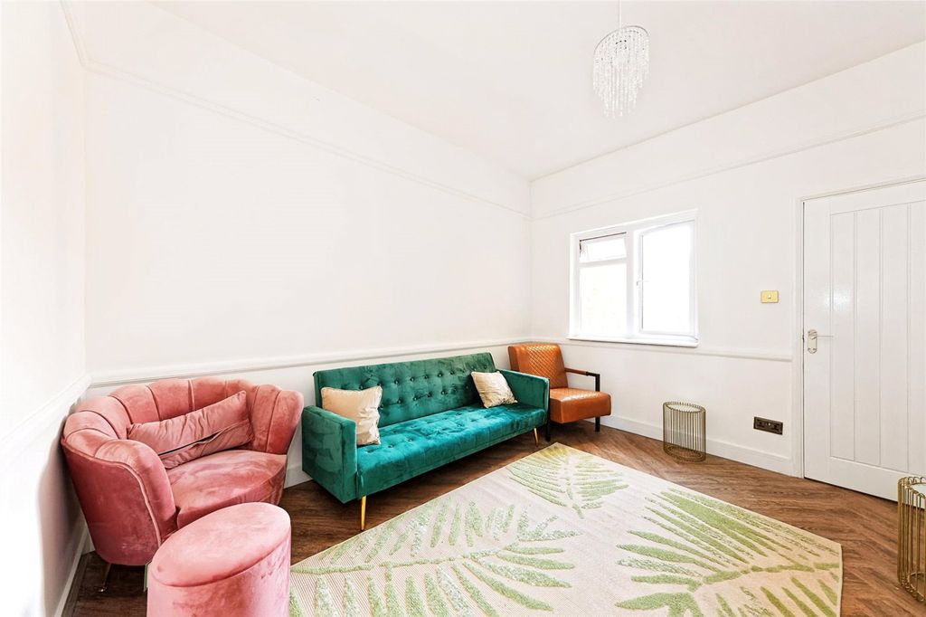 Property photo 2 of 14 Picture No. 24