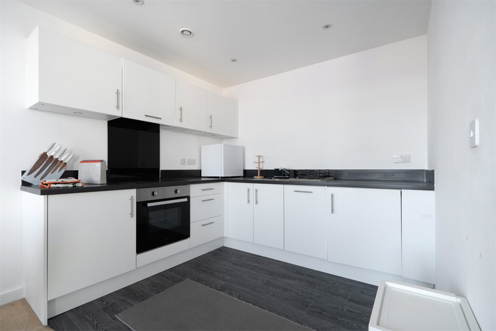 Property photo 3 of 6 Kitchen