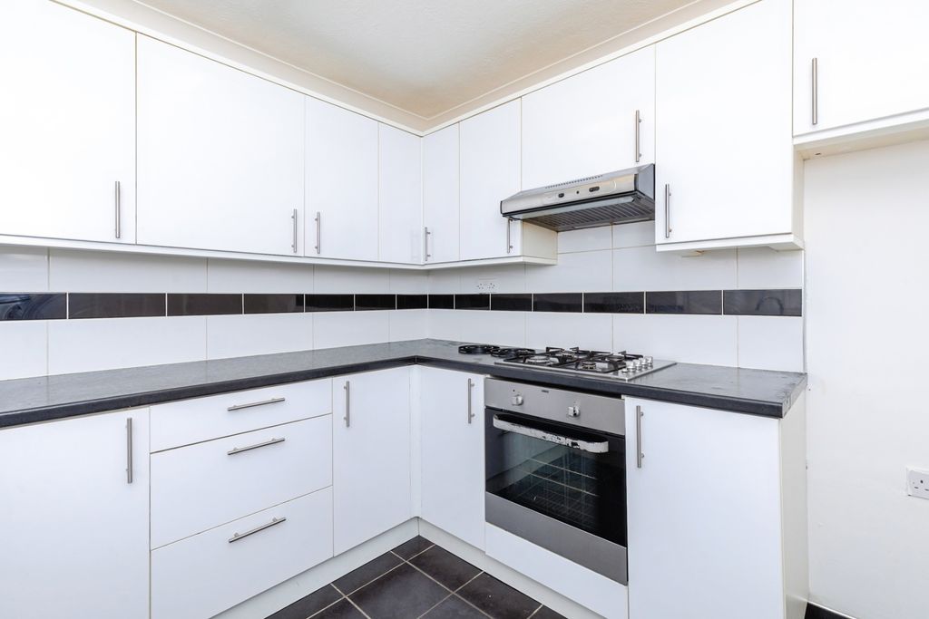 Property photo 2 of 17 Photo
