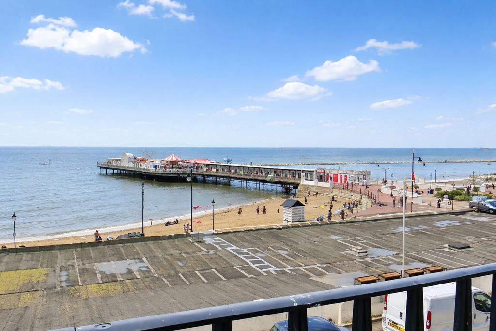 Property photo 2 of 6