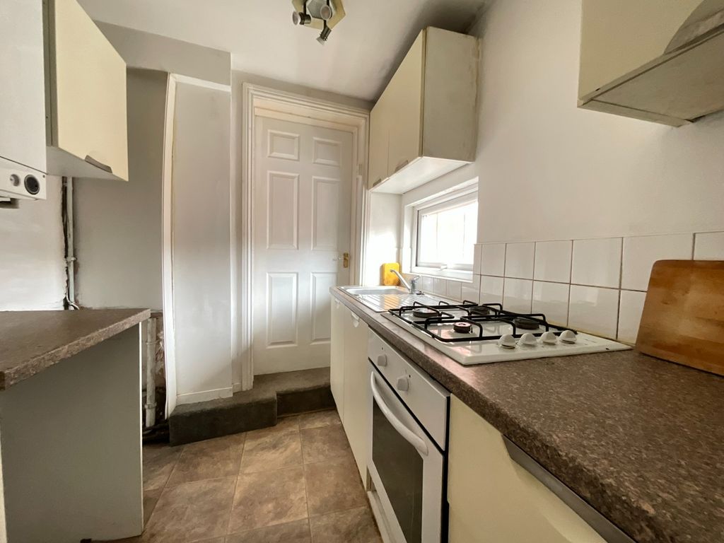 Property photo 3 of 11 4135597