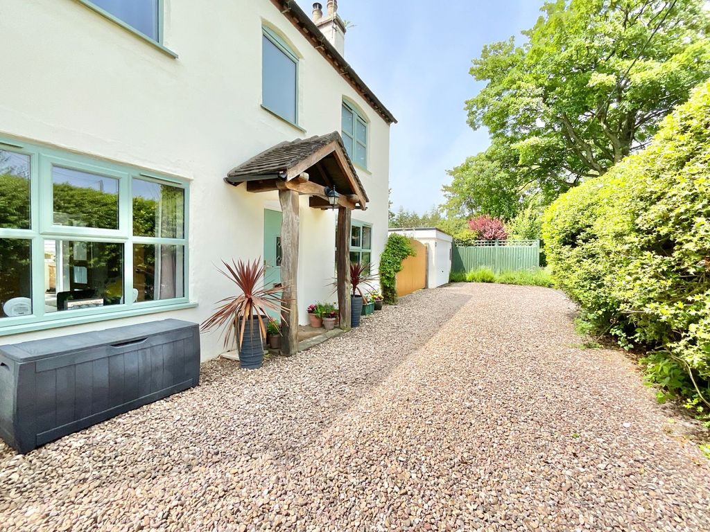 Property photo 1 of 34