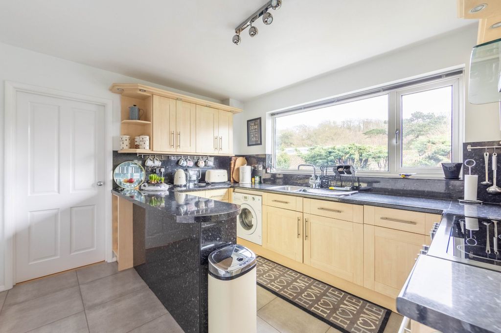 Property photo 3 of 18 Picture 3