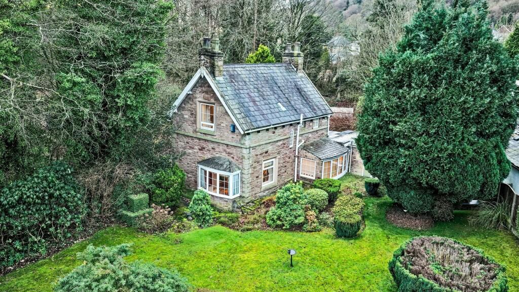 Property photo 1 of 32