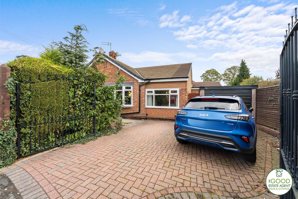 Property photo 2 of 31