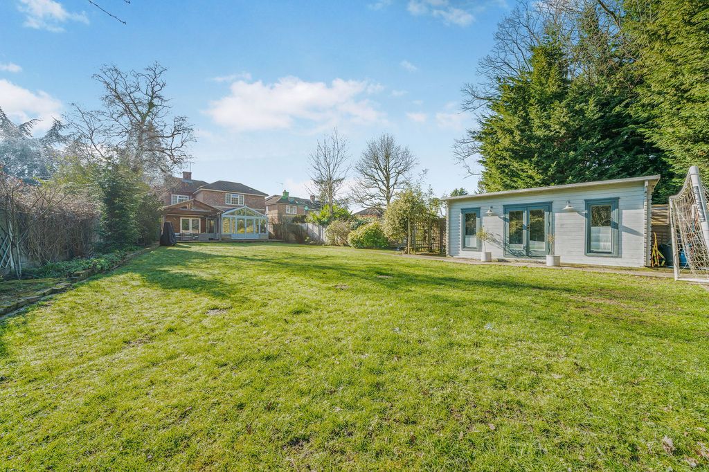 Property photo 2 of 24