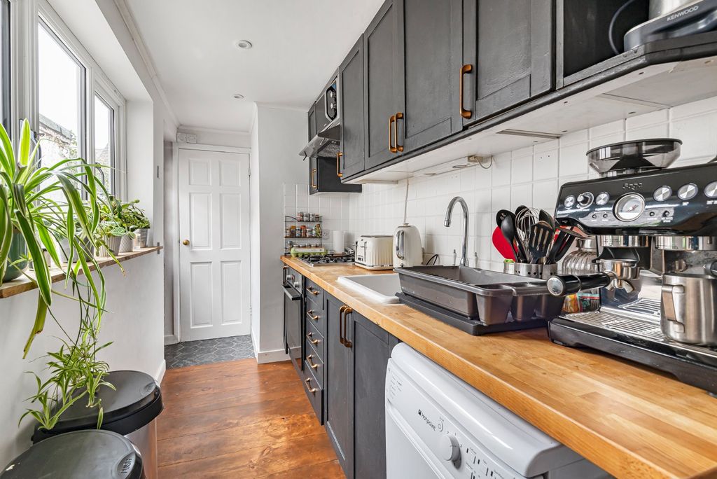 Property photo 2 of 8 Picture No. 05