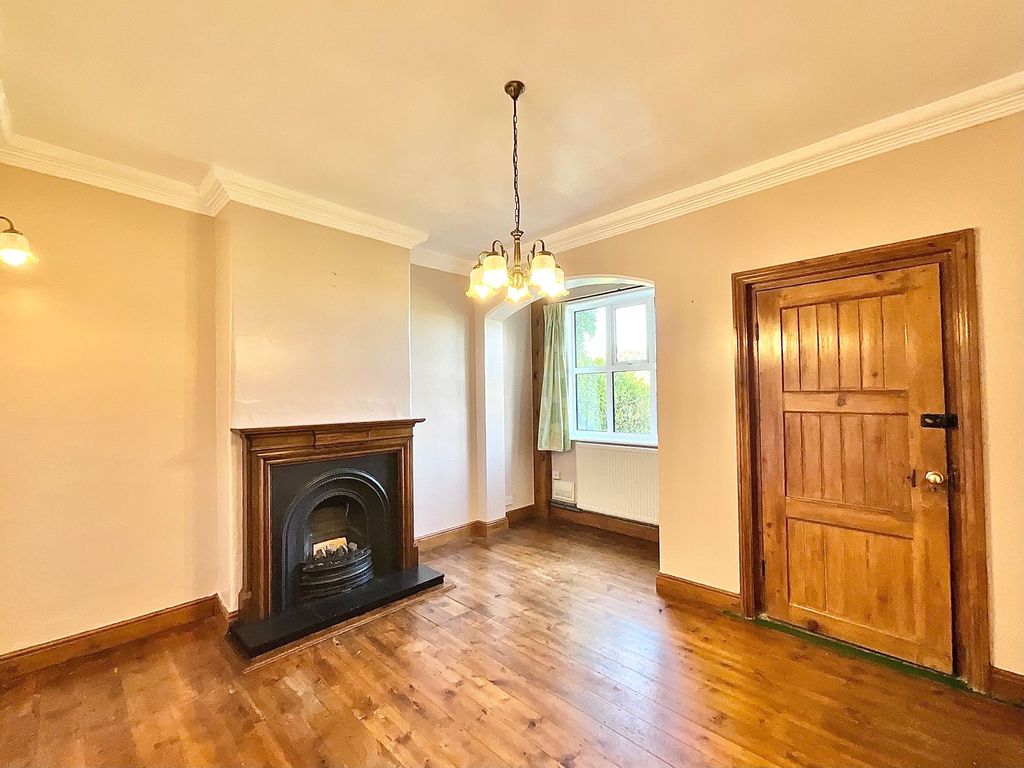 Property photo 2 of 32