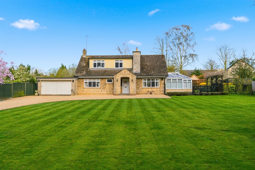 Property photo 2 of 23