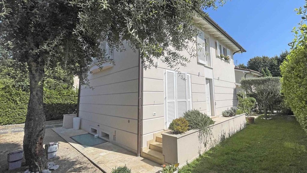 Property photo 2 of 39