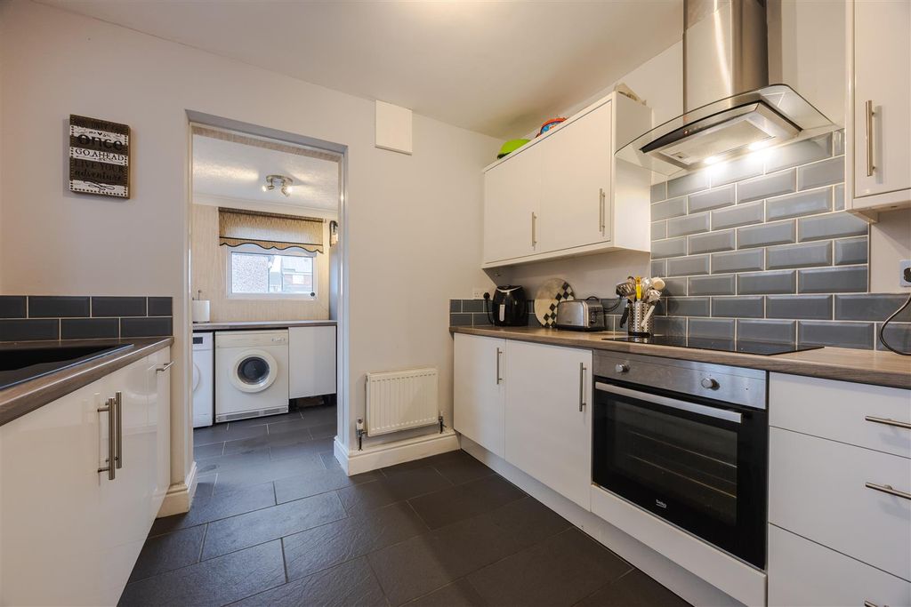 Property photo 3 of 15 Kitchen