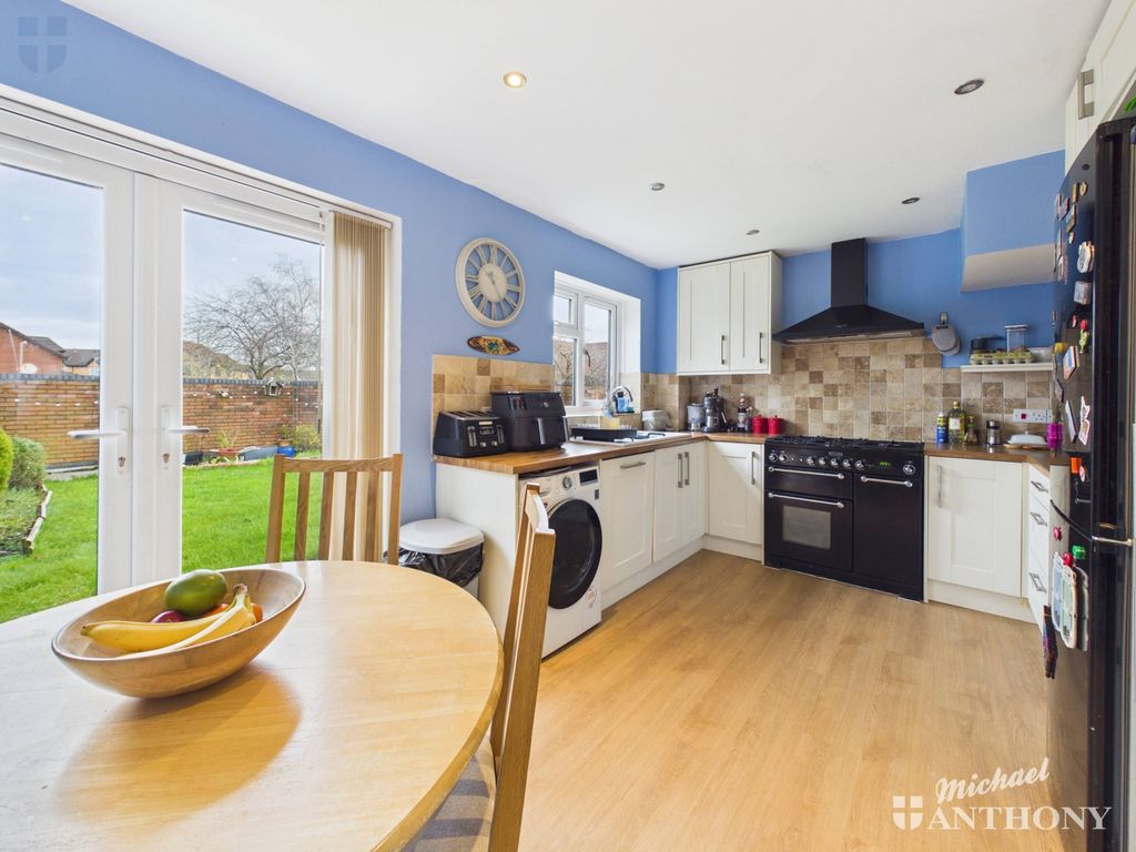 Property photo 2 of 13 Cam03852G0-Pr0555-Still009