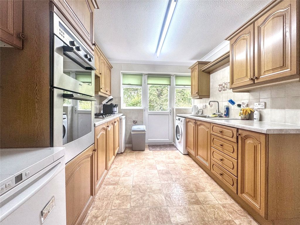 Property photo 3 of 16 Picture No. 18