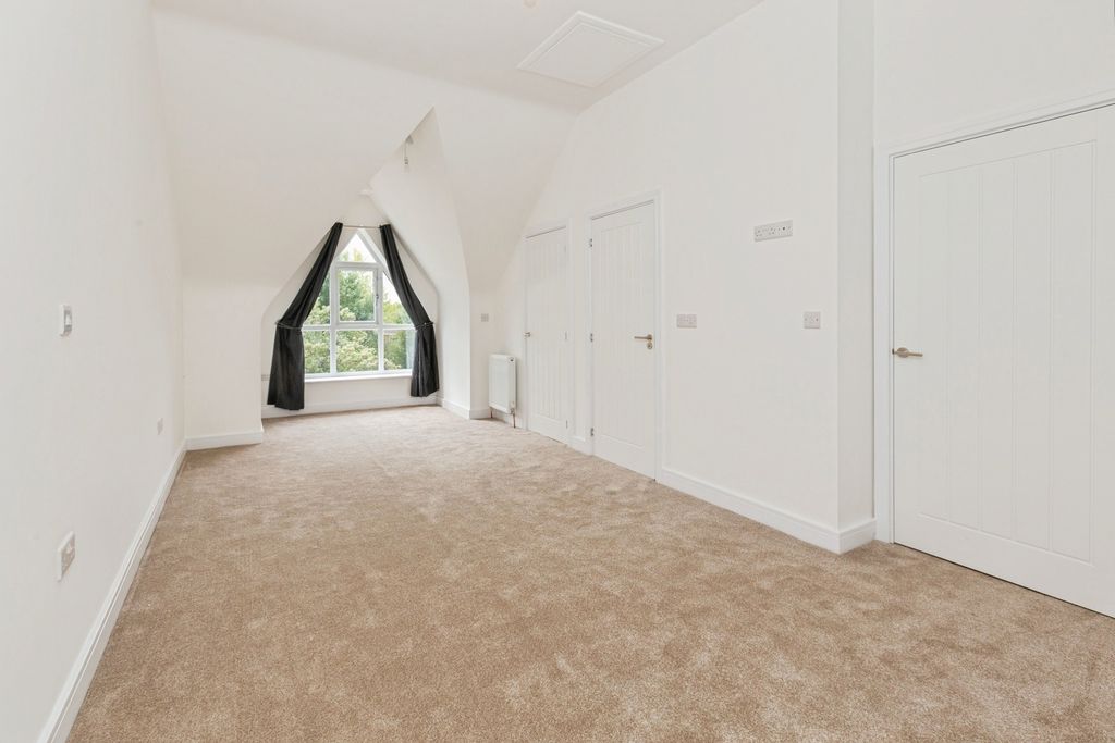 Property photo 2 of 16 Photo