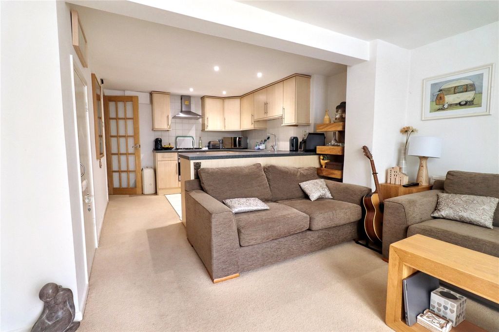 Property photo 3 of 16 Picture No. 06