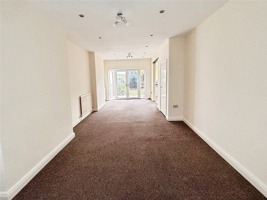 Property photo 2 of 13 Living Room/Dining