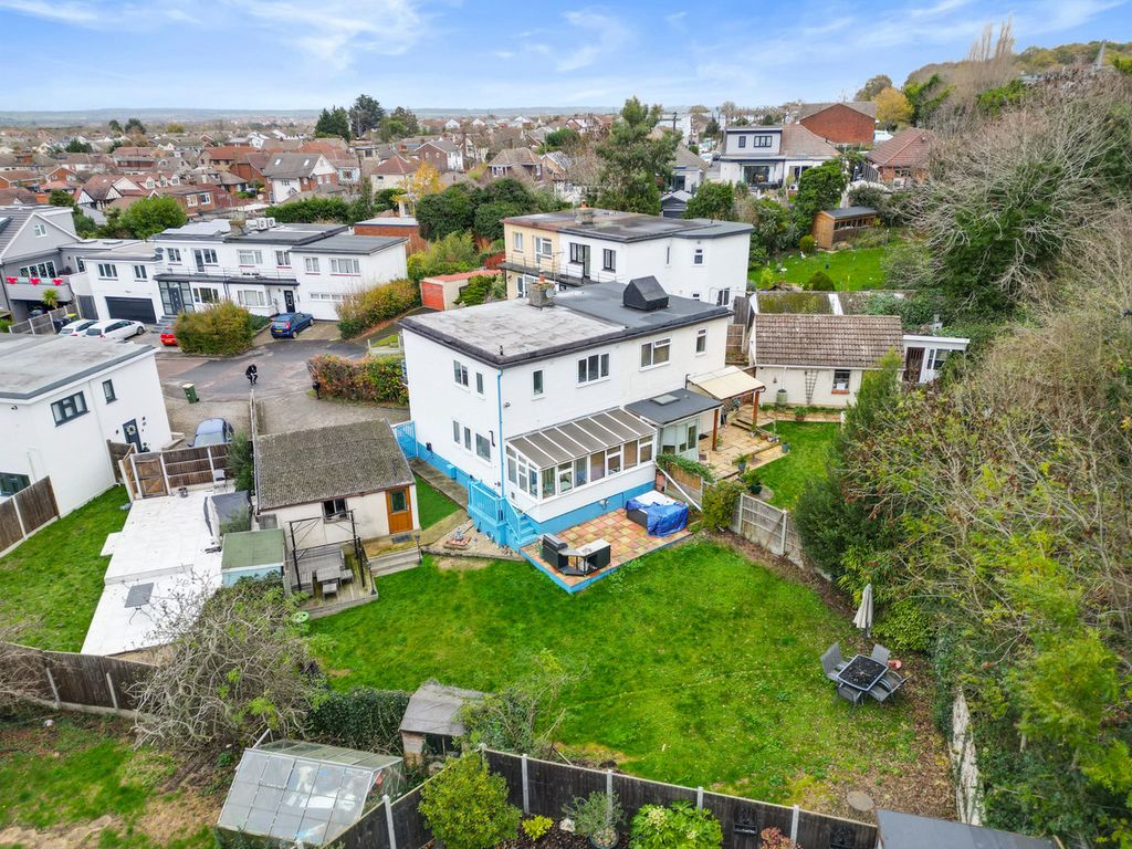 Property photo 2 of 22