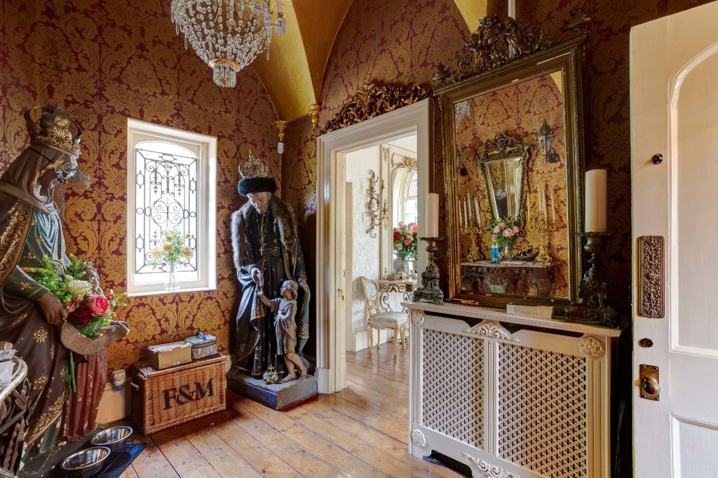 Property photo 3 of 21 Reception Hall