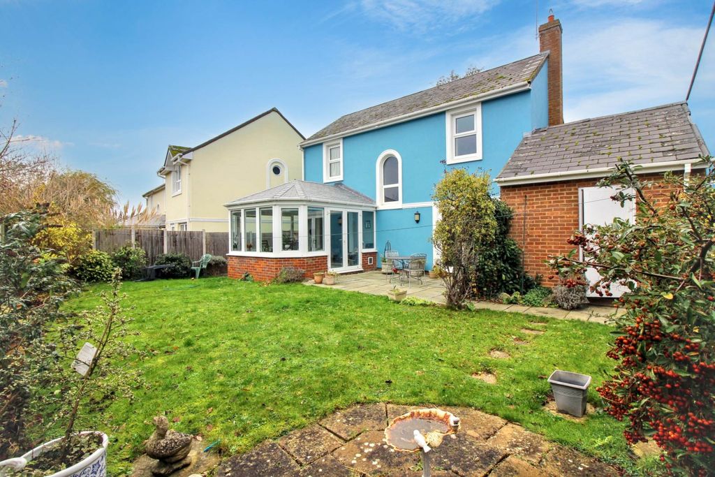 Property photo 2 of 17